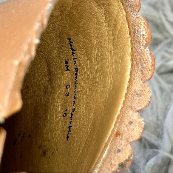 Jack Rogers tan scalloped leather block heel ankle boots women’s shoe size 8 - Picture 8 of 12